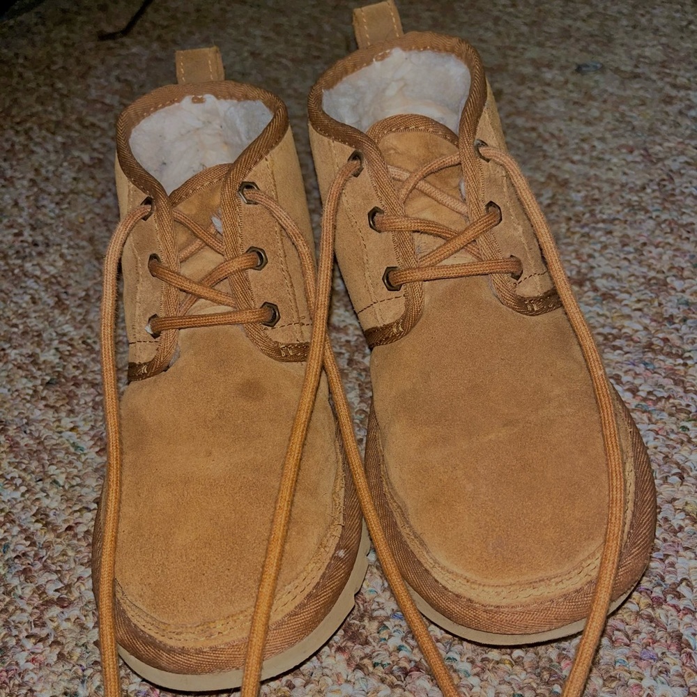 Ugg Small Boots (Neumel)